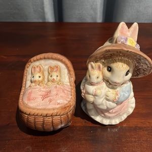 Omnibus OCI Fitz Floyd Mother Rabbit & Twin Bunnies in Baby Basket Salt Shakers